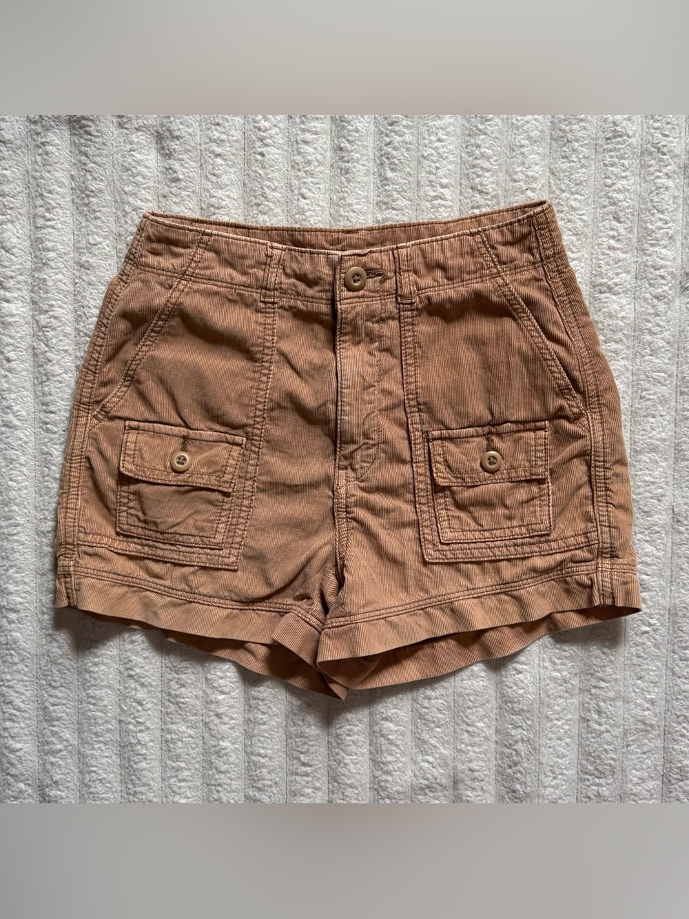 Women’s American Eagle Dark Khaki/Sand Cargo Style Shorts